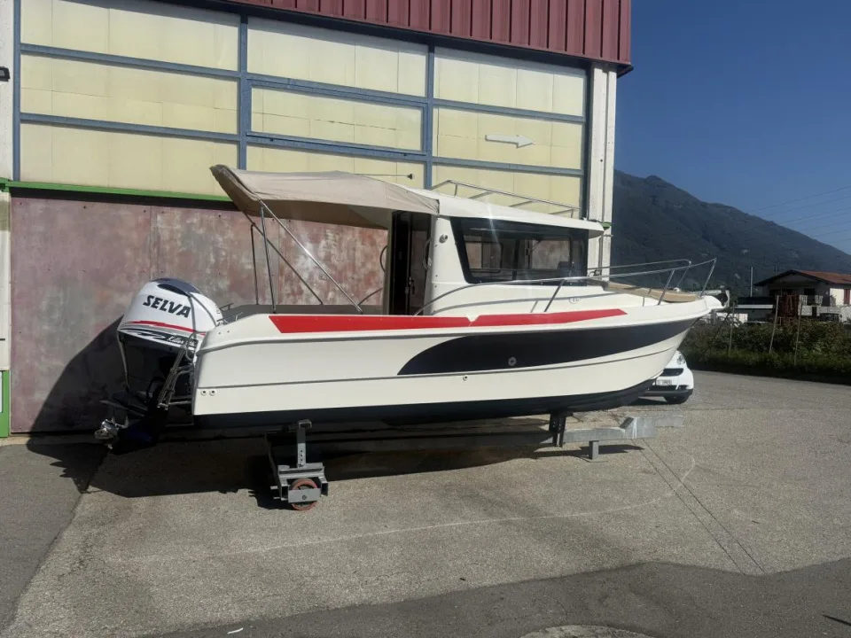 Manara Pilothouse 21 used - photo 1