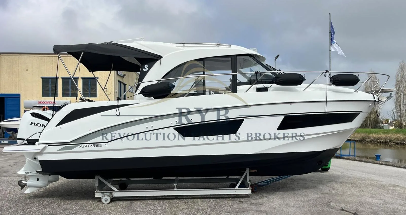 Beneteau Antares 9 ob fb d'occasion - photo 1