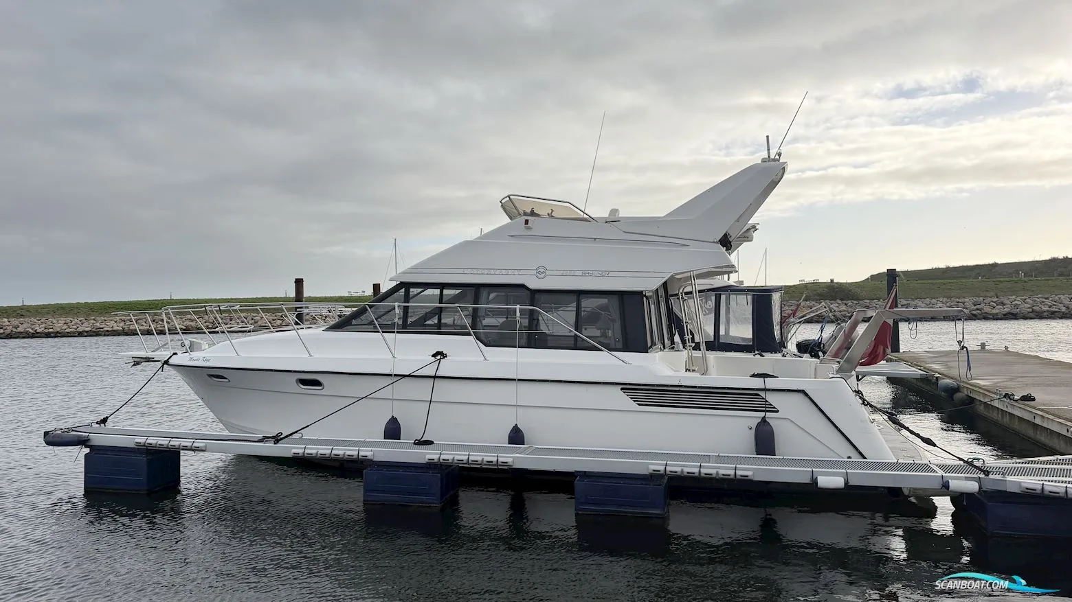 Bayliner 3688 Fly usato - foto 1