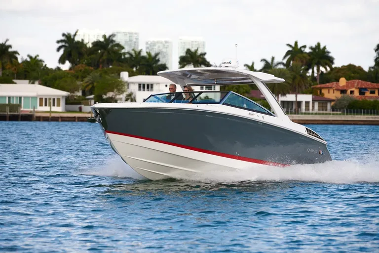 Cobalt Boats R33