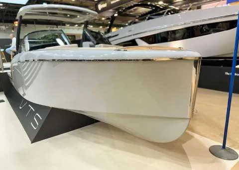 Flying Shark 7.7 Bowrider used - photo 1