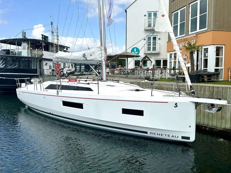 Beneteau 37.1 usato - foto 1