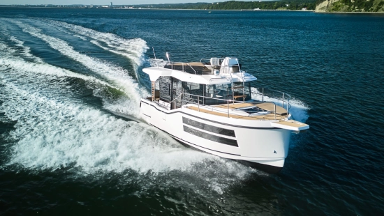 Northman Trawler 1050 Smallest Yacht on Wolrd used - photo 1