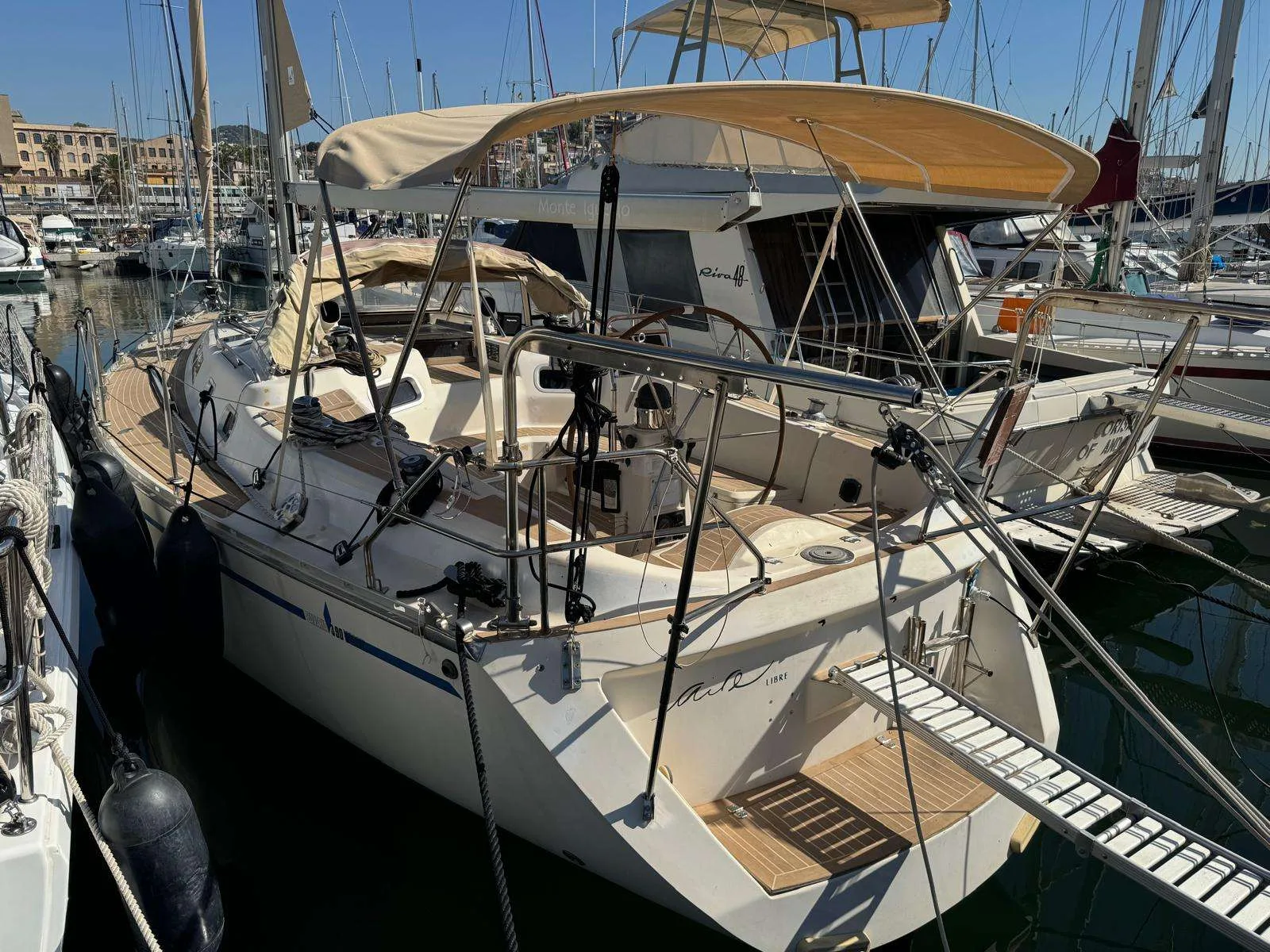 Bavaria Yachts 390 LAGOON used - photo 1
