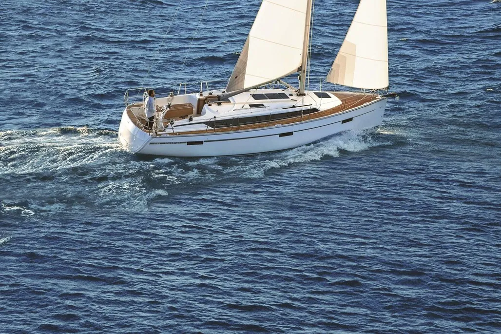 Bavaria Yachts Cruiser 37 gebraucht - Foto 1