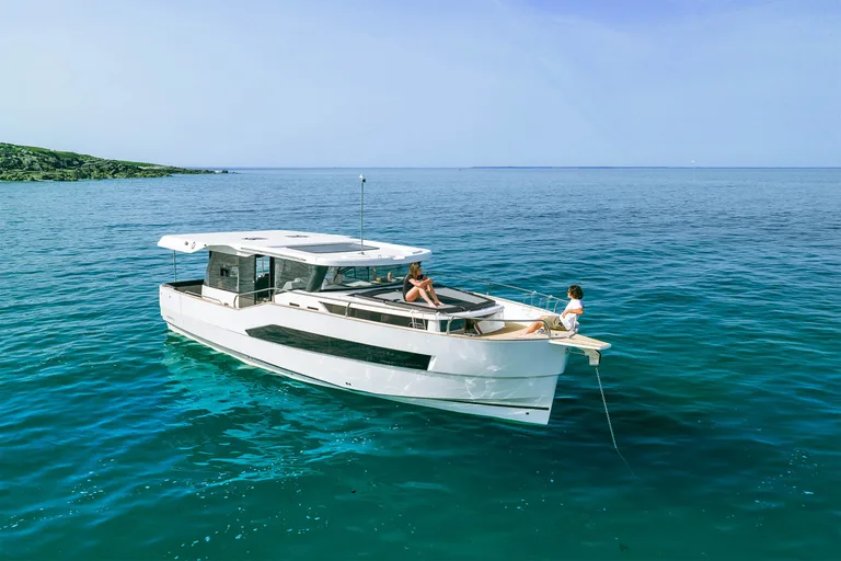Delphia Yachts Delphia 12 Sedan
