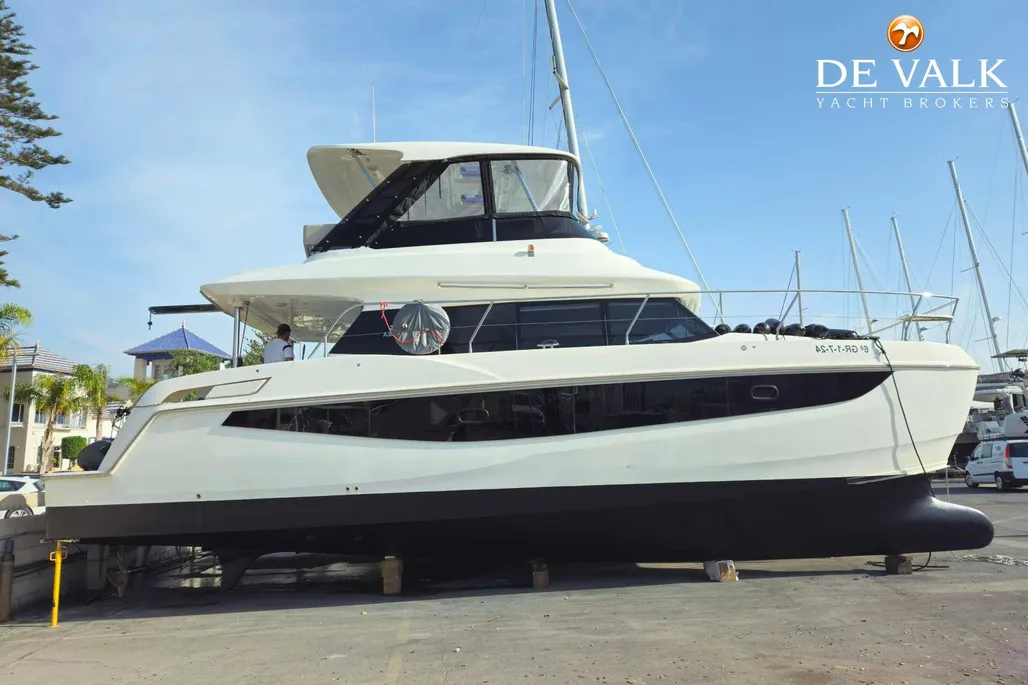 Aquila 42 Yacht used - photo 1