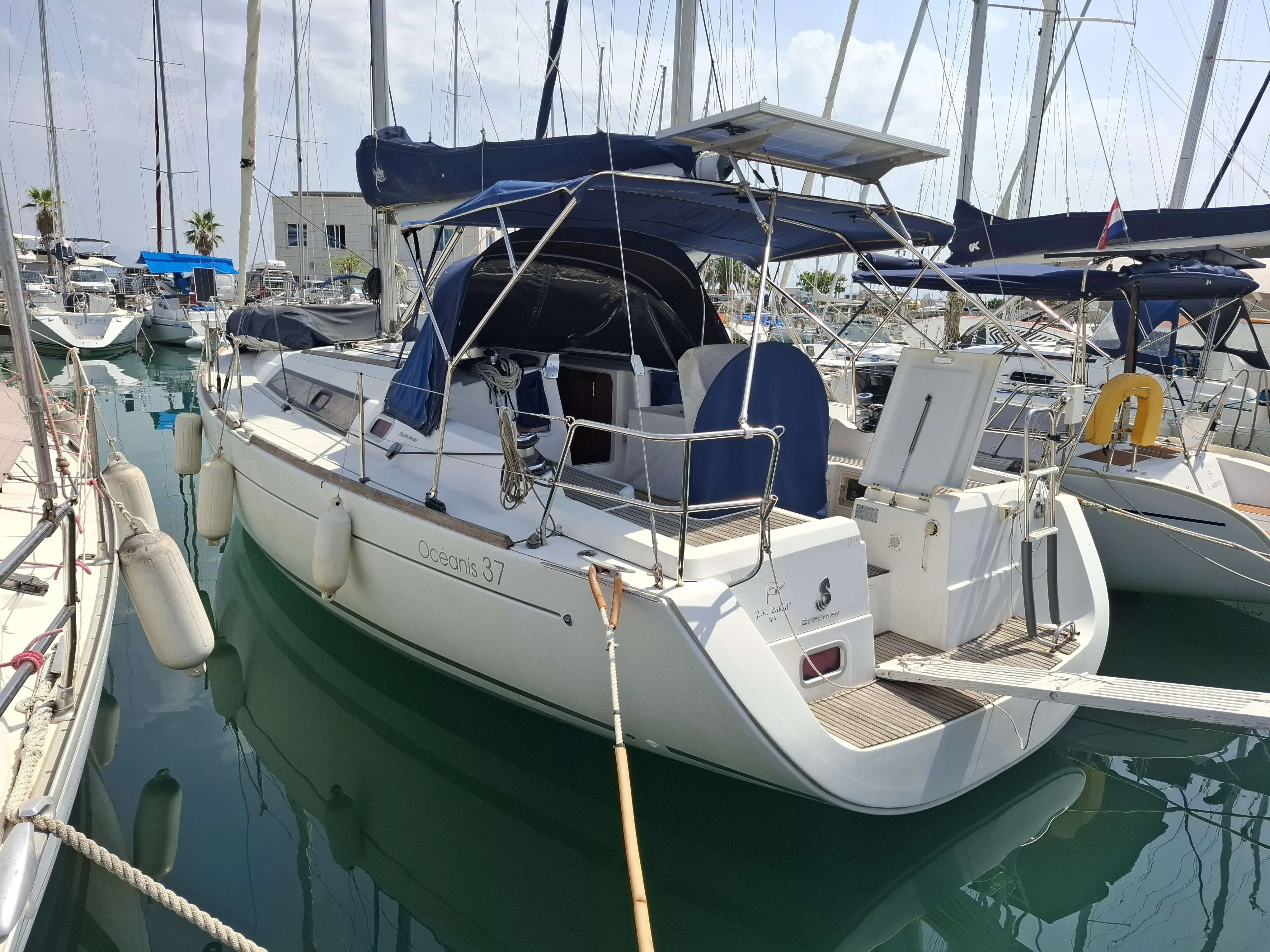 Beneteau OCEANIS 37 used - photo 1