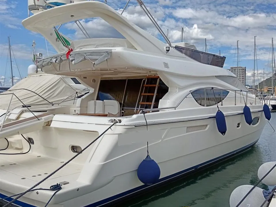 Ferretti Yachts FERRETTI 550 usato - foto 1
