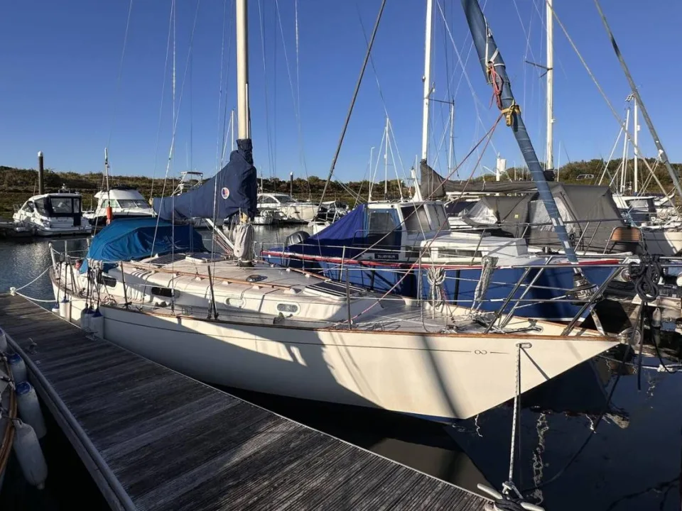 Contessa 32 used - photo 1