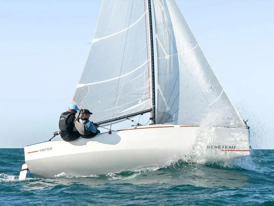 Beneteau FIRST 18SE usato - foto 1