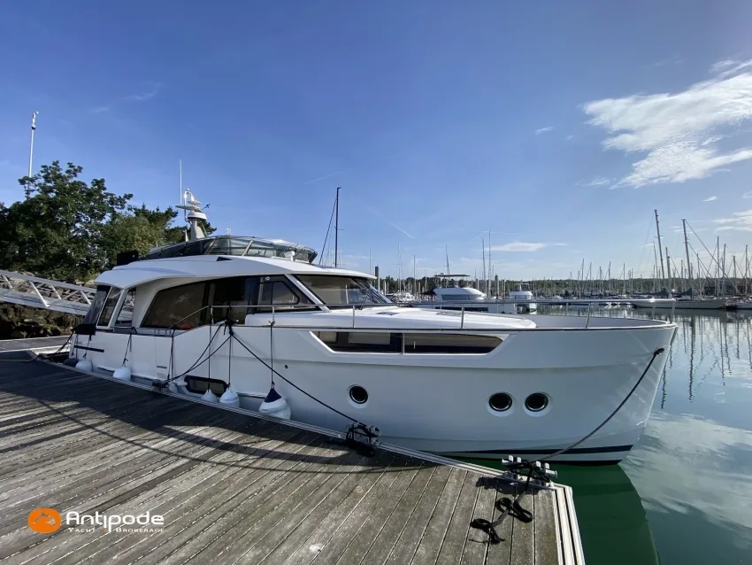 Greenline 48 FLY gebraucht - Foto 1