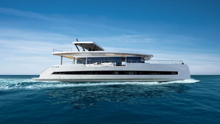 Silent Yachts Silent 80 Flybridge