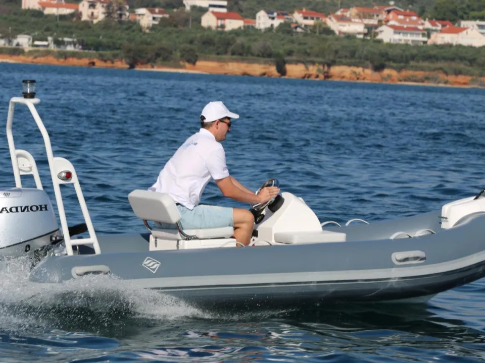 Sea Flash Open Tender 400 used - photo 1