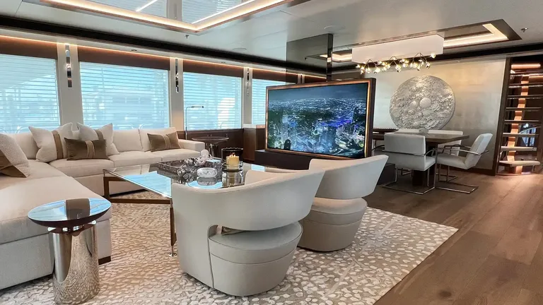 Westport Yachts Westport W135