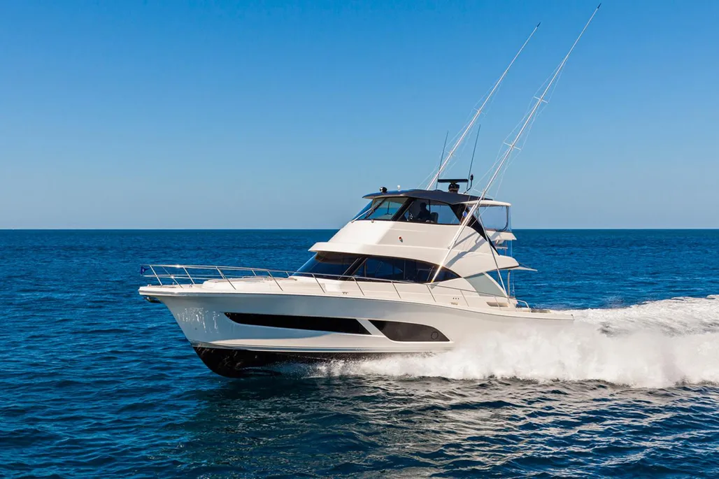 Riviera 50 Sports Motor Yacht used - photo 1