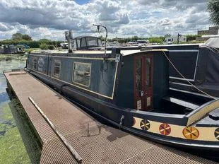 Totally Refurbed 39' Narrowboat used - photo 1