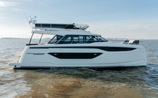 Prestige M48 Power Catamaran used - photo 1