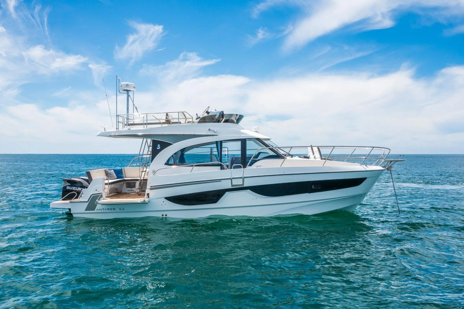 Beneteau Antares 11 fly ob d'occasion - photo 1