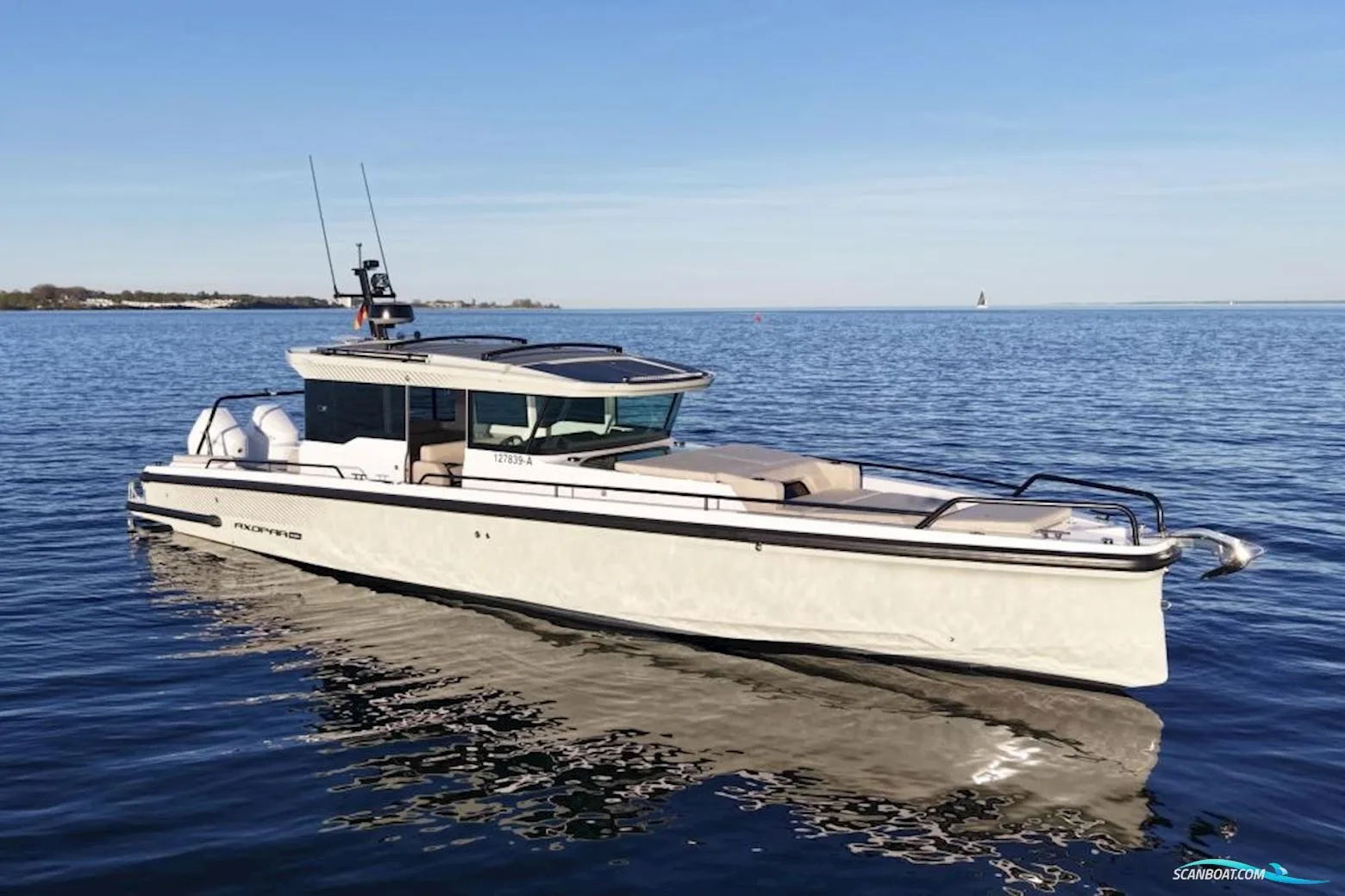Axopar 37 XC Cross Cabin used - photo 1