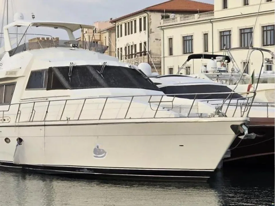 Kha Shing Enterprises Co Ltd Montefino 65 Fly usato - foto 1