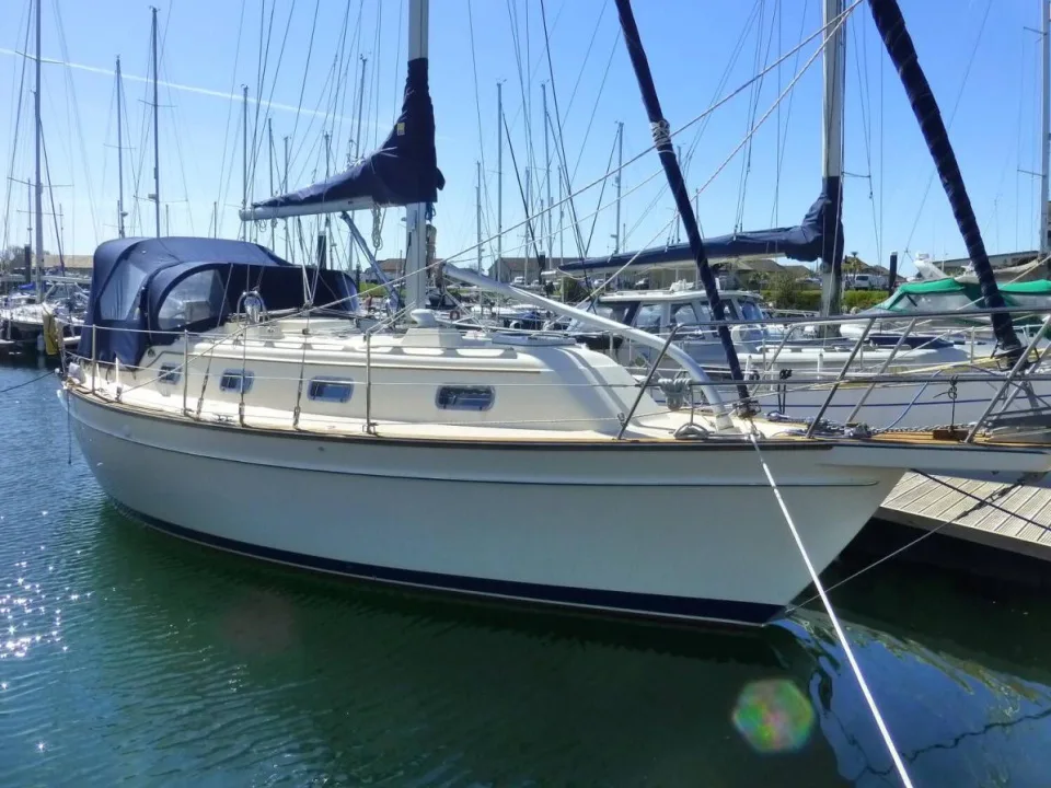 Island Packet 320 used - photo 1