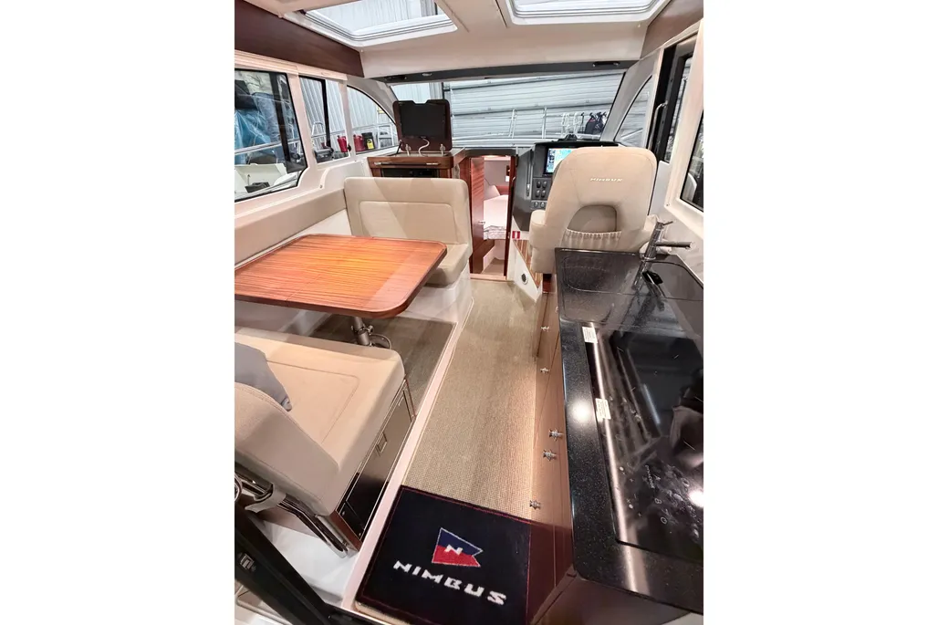 Nimbus 305 Coupe used - photo 1