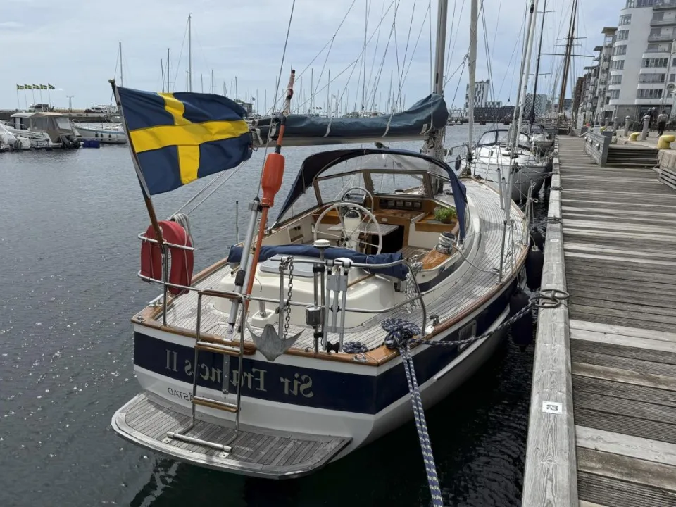 Hallberg-Rassy 352 used - photo 1
