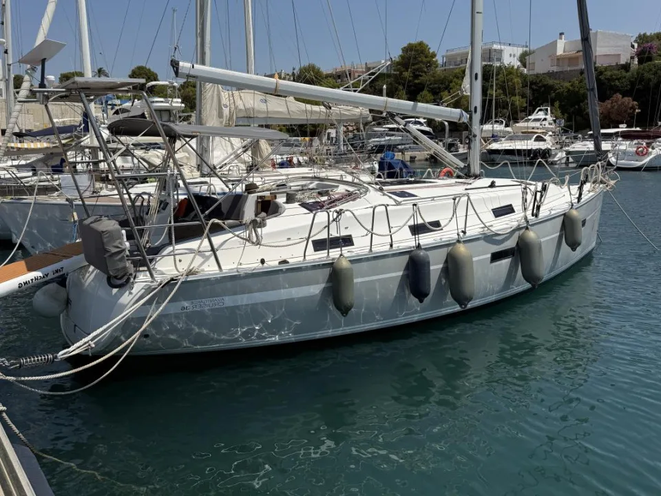 Bavaria Yachts 36 cruiser Avantgarde used - photo 1
