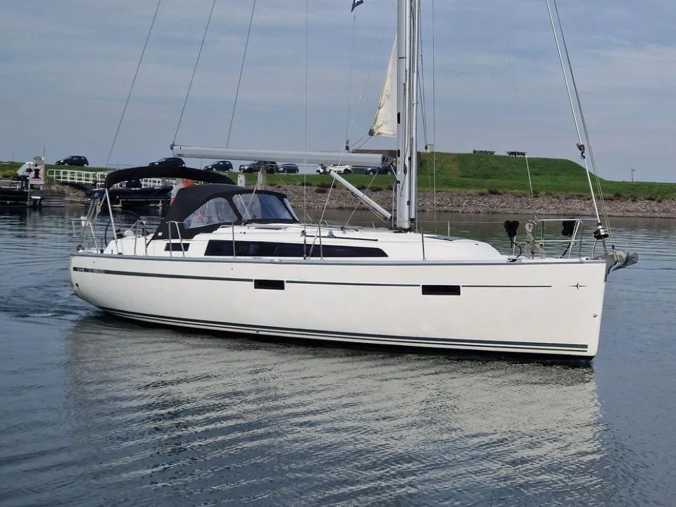 Bavaria Yachts 37 used - photo 1