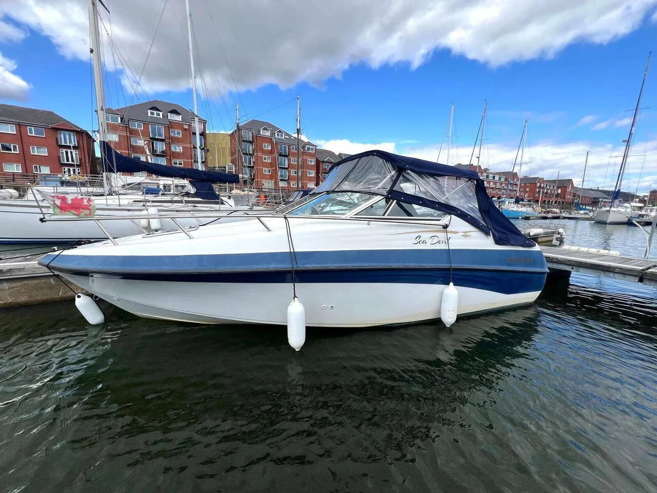 Crownline 210 CCR used - photo 1