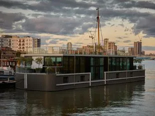 Lovely Houseboat SW18 used - photo 1