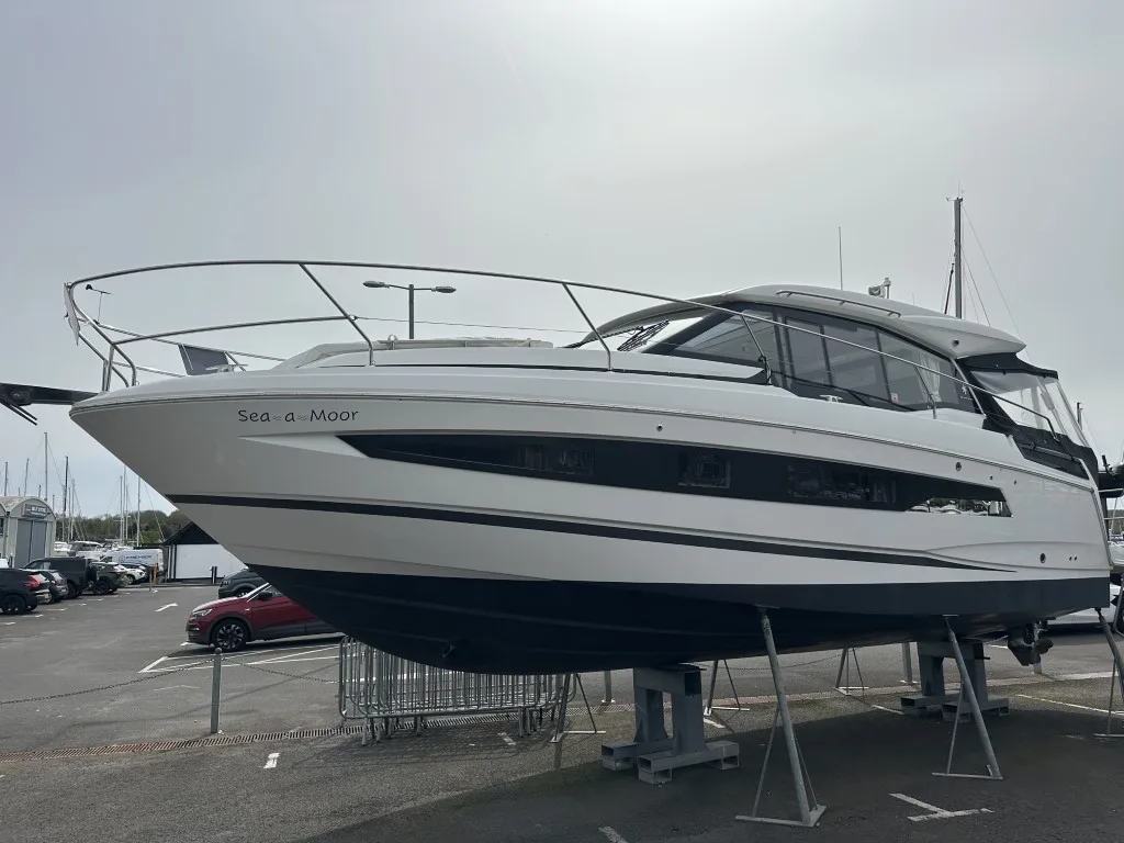 Jeanneau NC 37 gebraucht - Foto 1