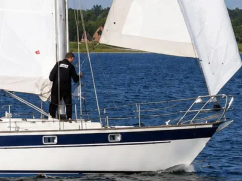 Hallberg-Rassy 352 used - photo 1