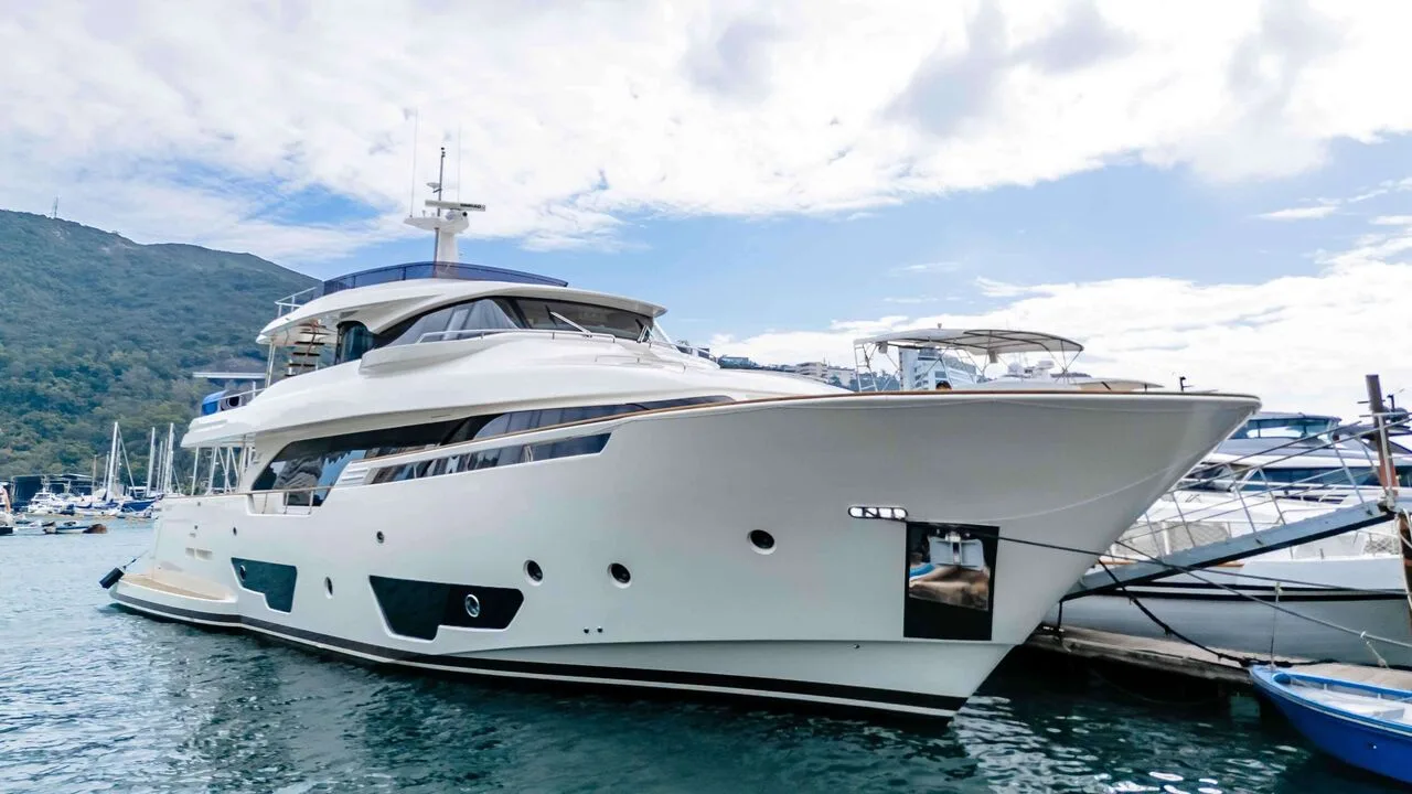 Custom Line Ferretti Custom Line Navetta 28 used - photo 1