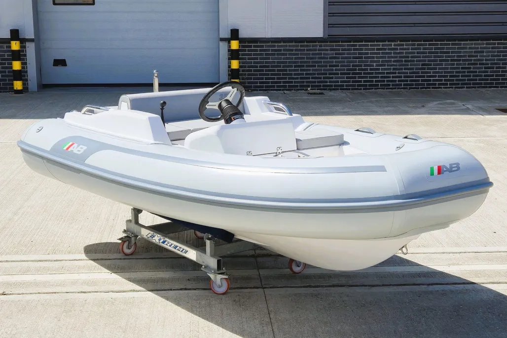 AB Inflatables ABJET 350XP used - photo 1