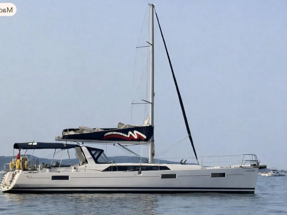 Beneteau Oceanis 42.1 used - photo 1