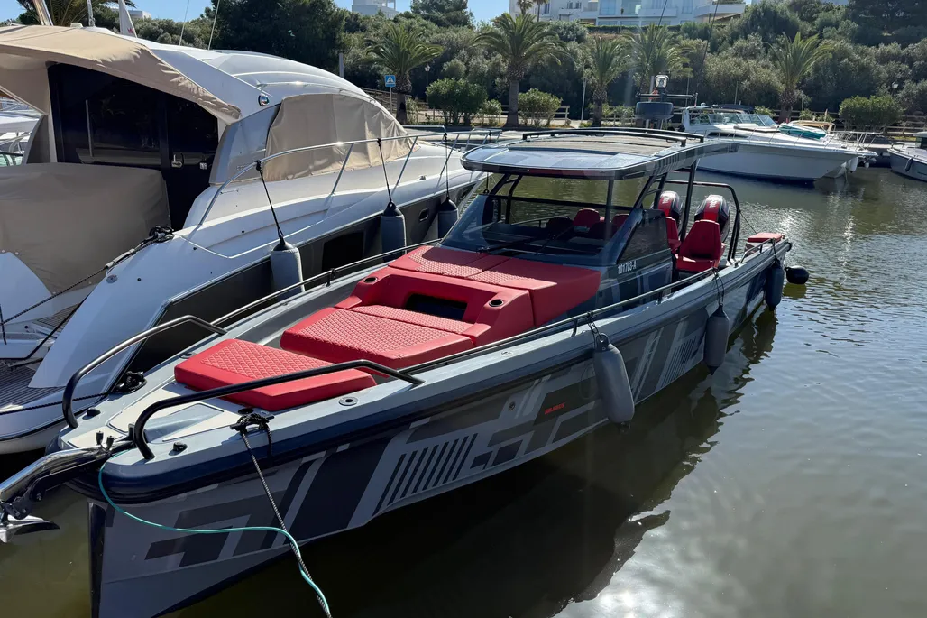 Axopar Brabus Shadow 900 Sun-Top gebraucht - Foto 1