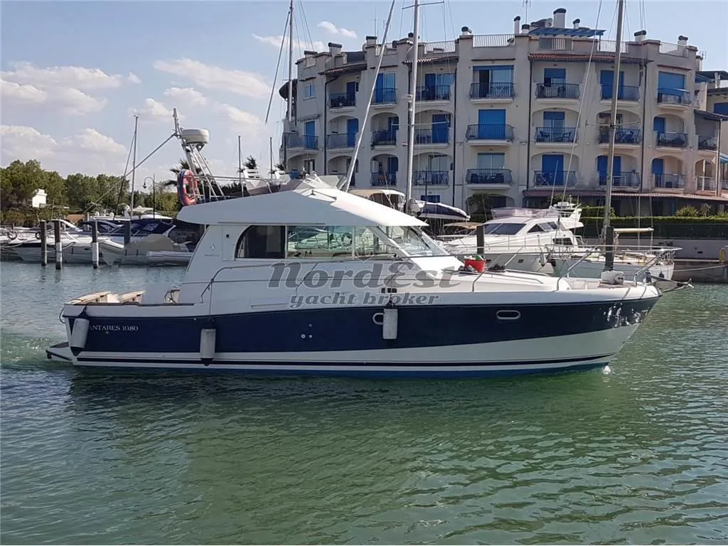 Beneteau Antares 10.80 d'occasion - photo 1