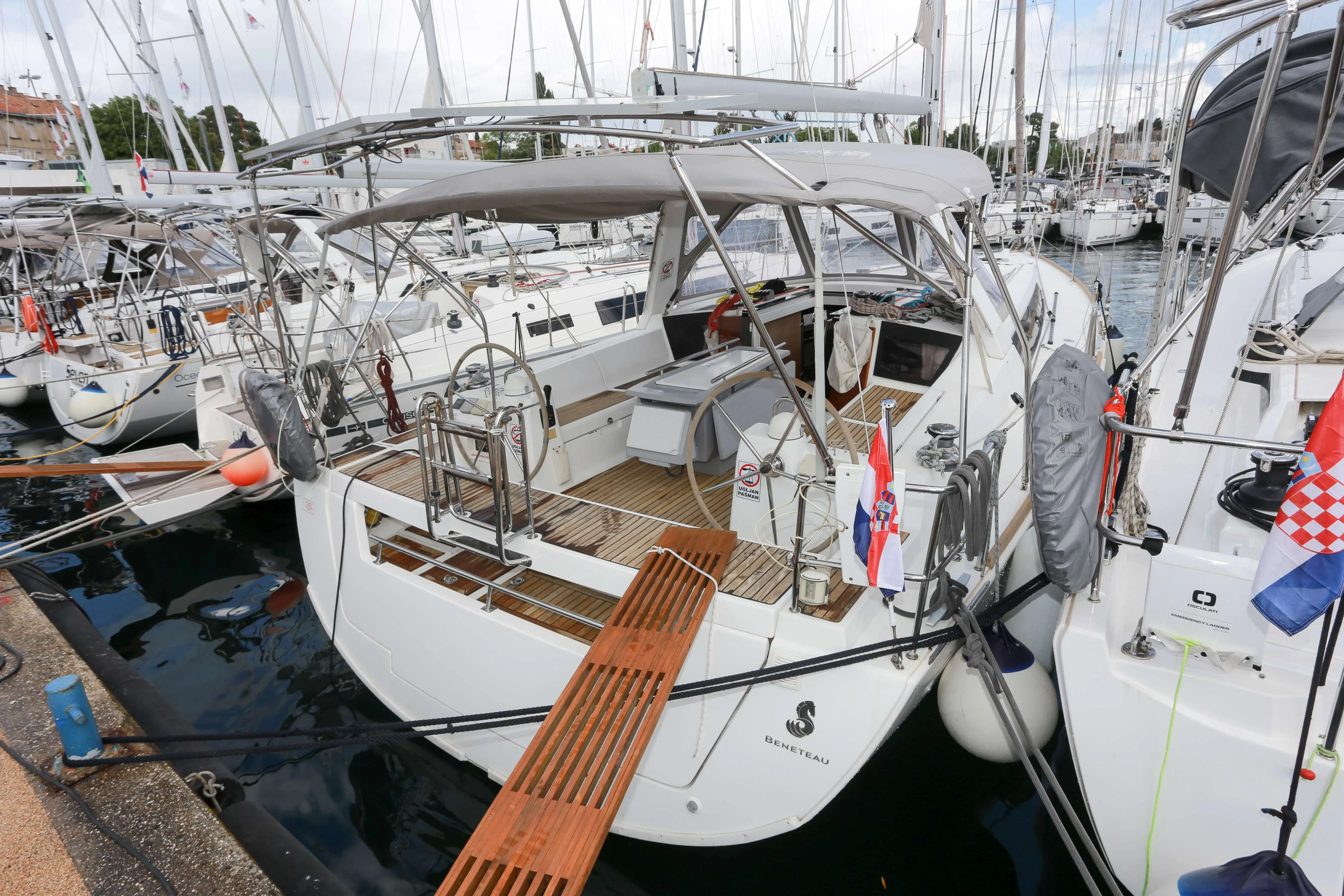 Beneteau OCEANIS 41 used - photo 1