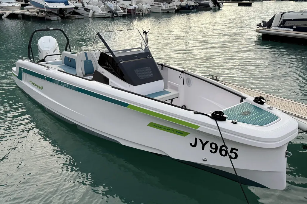 Axopar 22 Spyder used - photo 1