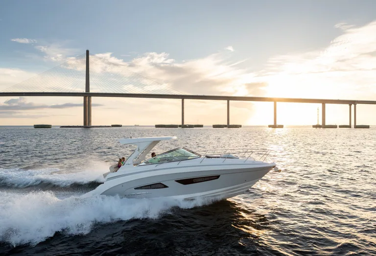 Regal Boats 33 Express