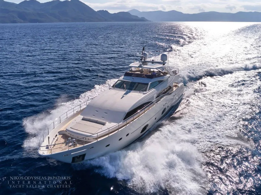 Custom Line Ferretti Custom Line 97 used - photo 1