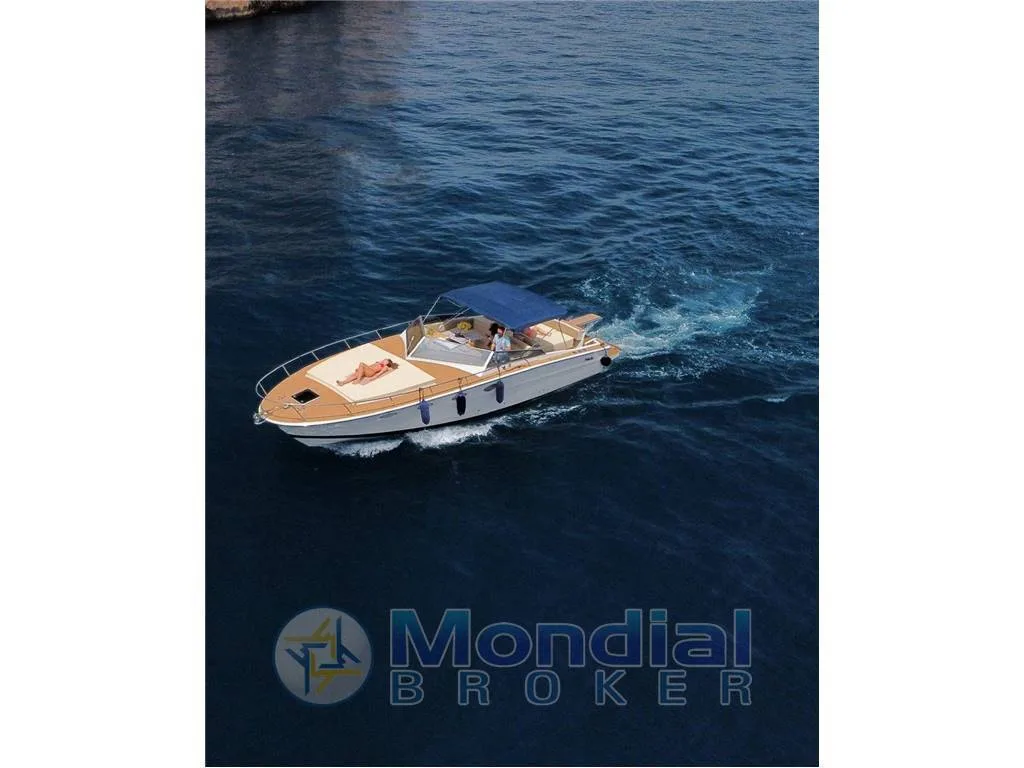 Tornado 38 Flushdeck usato - foto 1