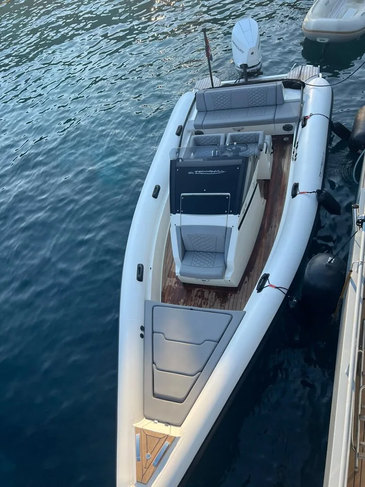 Technohull GT 7 usato - foto 1
