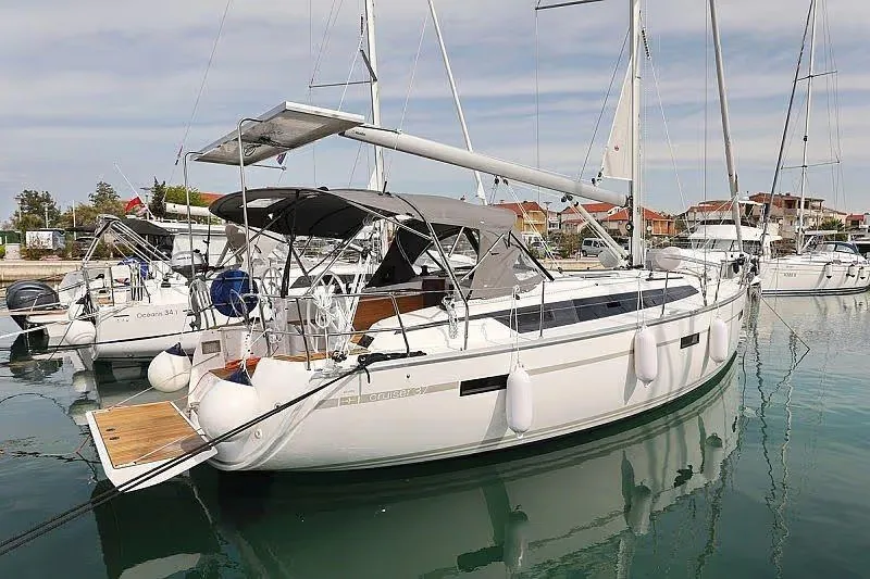 Bavaria Yachts 37 CRUISER used - photo 1