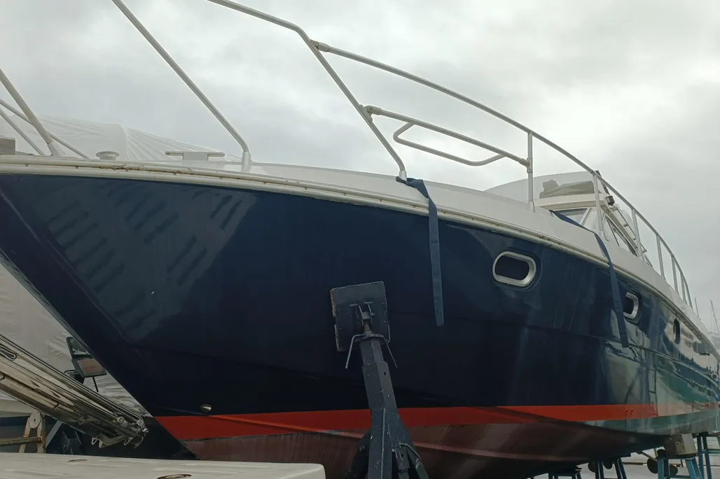 Mochi Craft 42 AFT CABIN used - photo 1