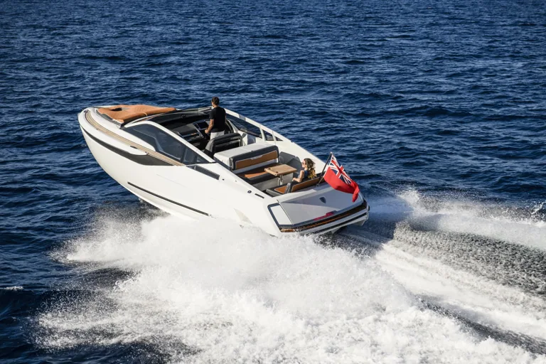 Fairline F//Line 33