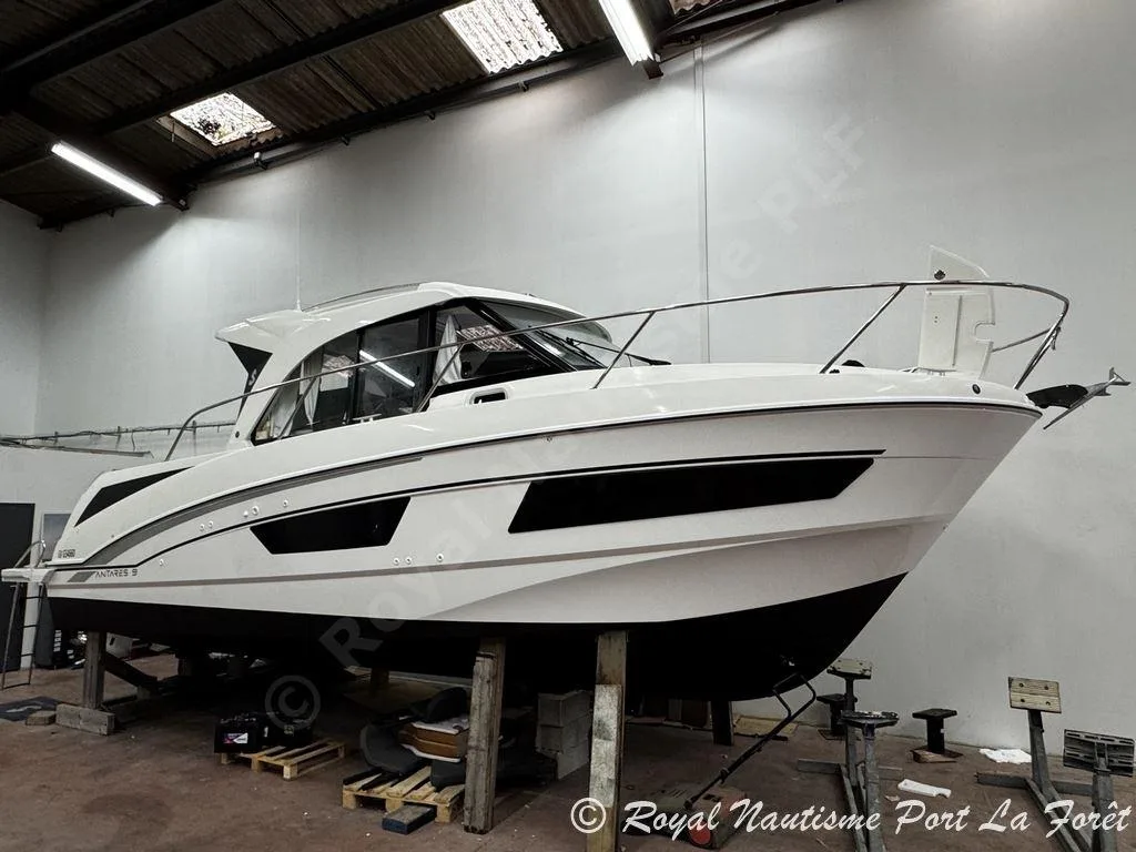 Beneteau Antares 9ob d'occasion - photo 1