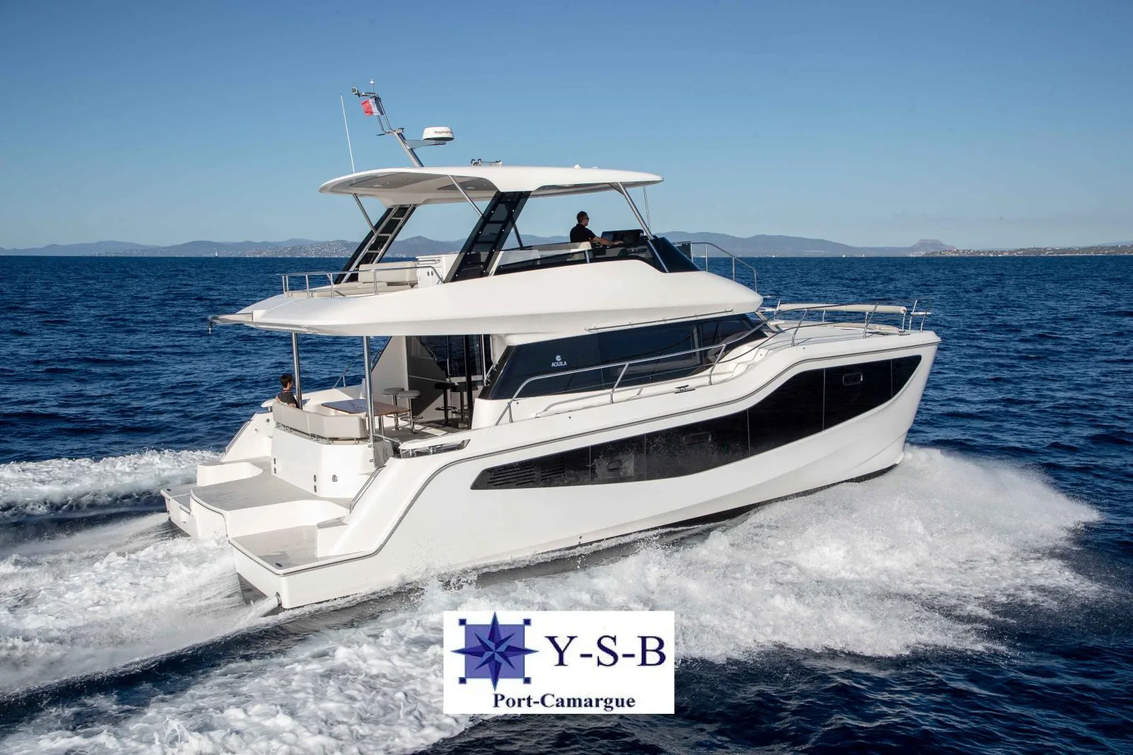 Aquila 46 yacht used - photo 1